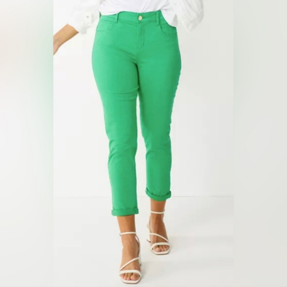 Draper James kelly green cropped pants.  Never worn